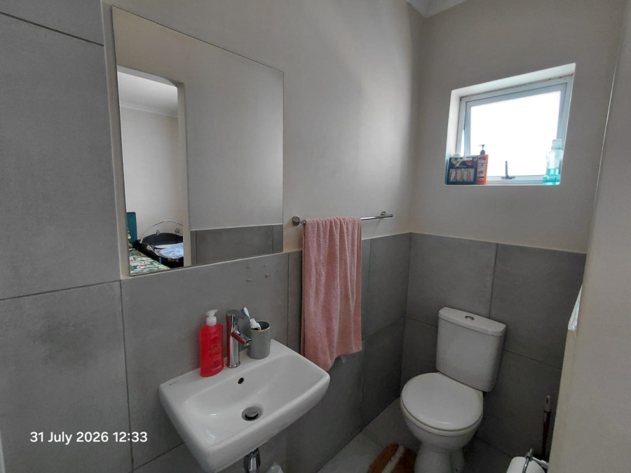 To Let 2 Bedroom Property for Rent in Overbaakens Eastern Cape
